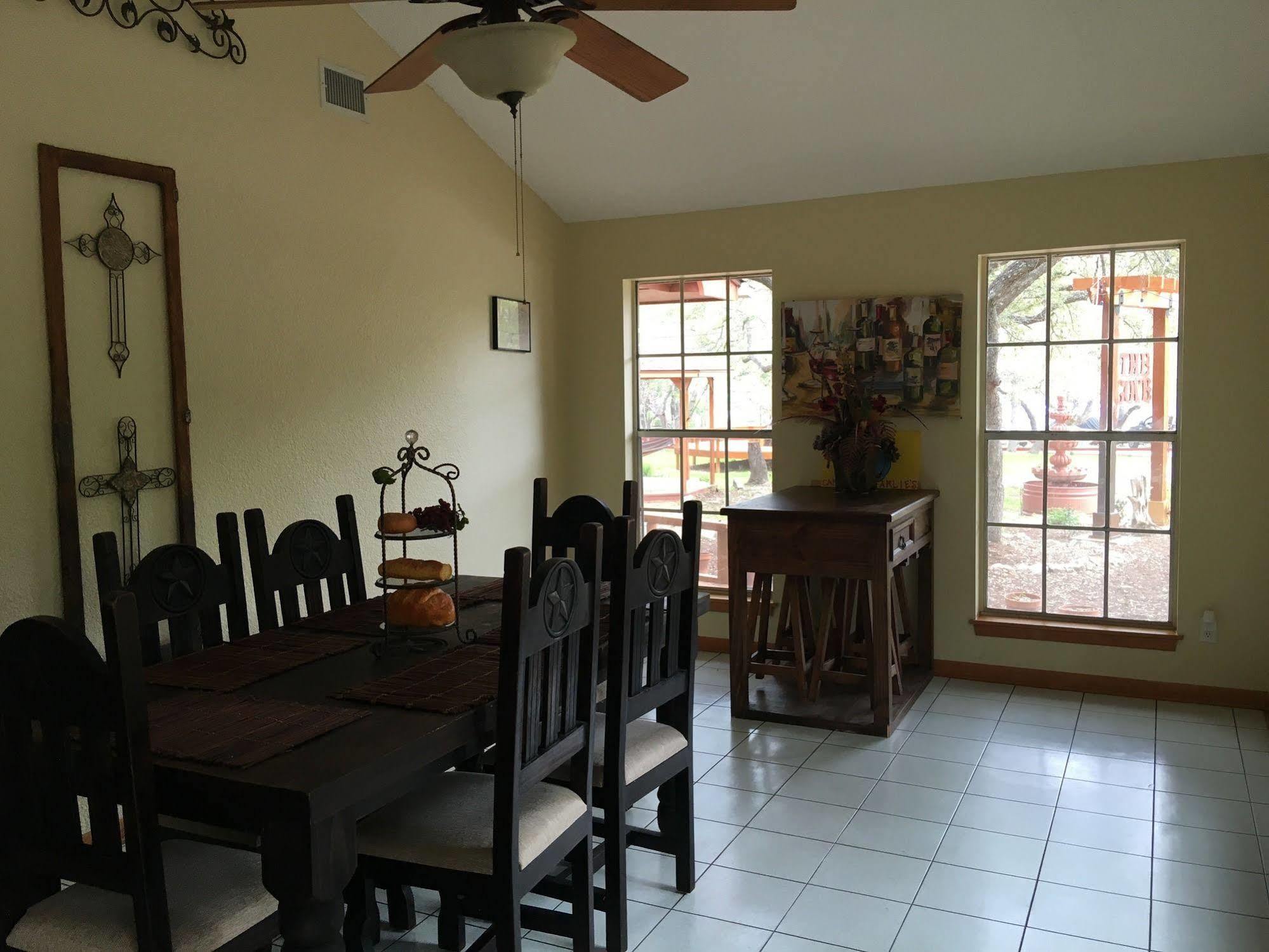 The Cove Bnb Hudson Bend Eksteriør bilde
