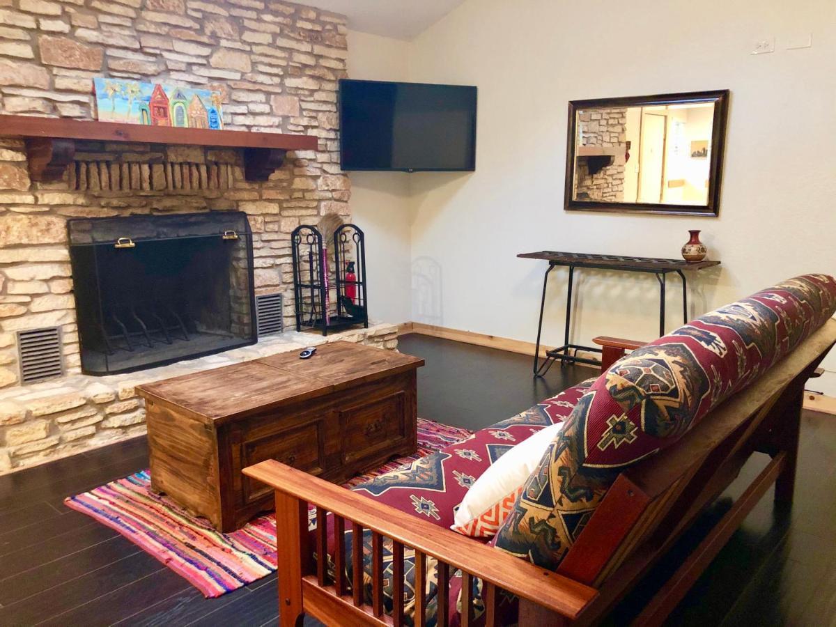 The Cove Bnb Hudson Bend Eksteriør bilde